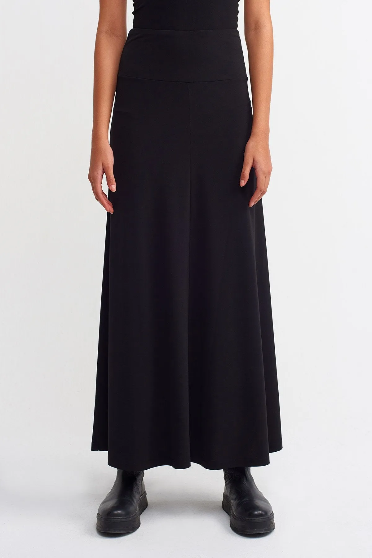 Nu  Basic Maxi Skirt Black