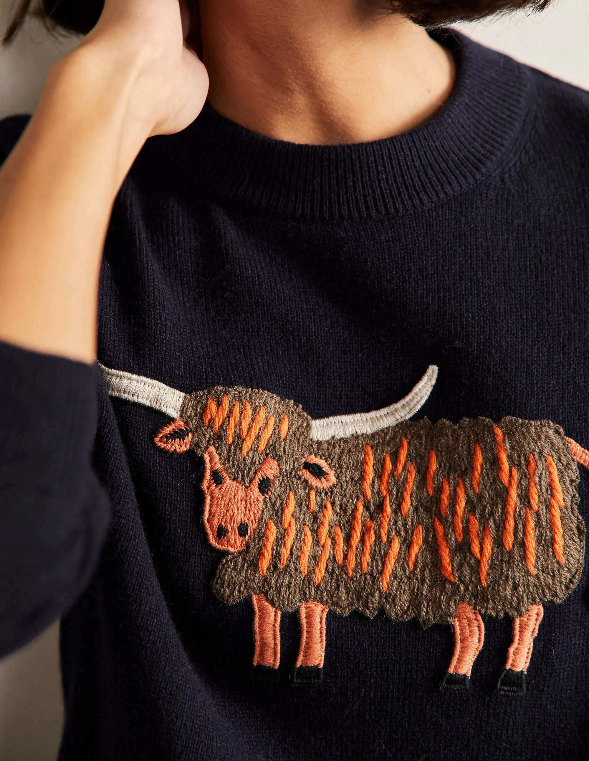 Relaxed Embroidered Jumper-Navy, Highland Cow